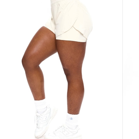 Buffbunny shorts nwt size small - Picture 3 of 6